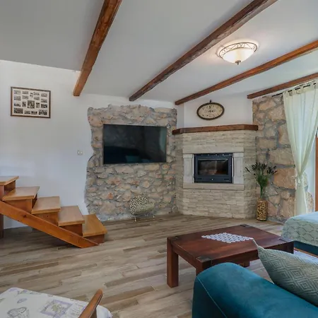 Country Lady Villa *